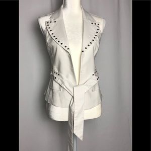 2b Bebe Off White Halter Vest Top